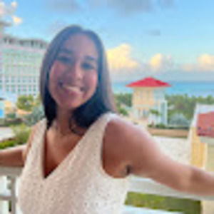 Meet your Posher, Lara